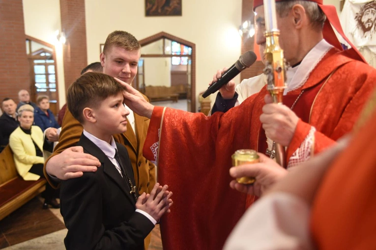 Bierzmowanie w par. Miłosierdzia Bożego w Brzesku
