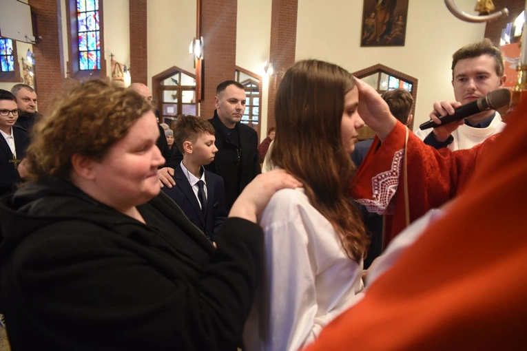 Bierzmowanie w par. Miłosierdzia Bożego w Brzesku