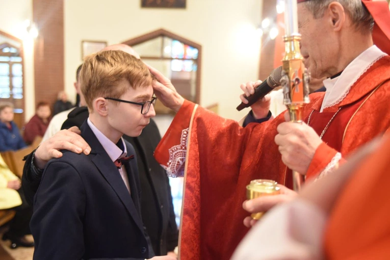 Bierzmowanie w par. Miłosierdzia Bożego w Brzesku