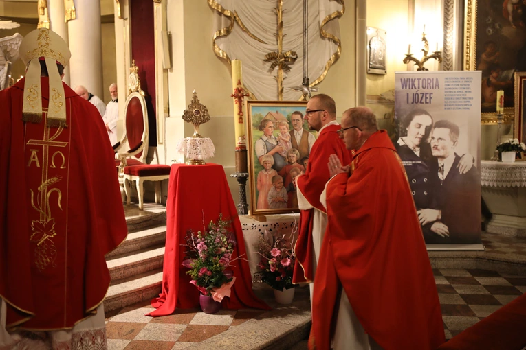 Relikwie błogosławionej rodziny Ulmów w Skierniewicach