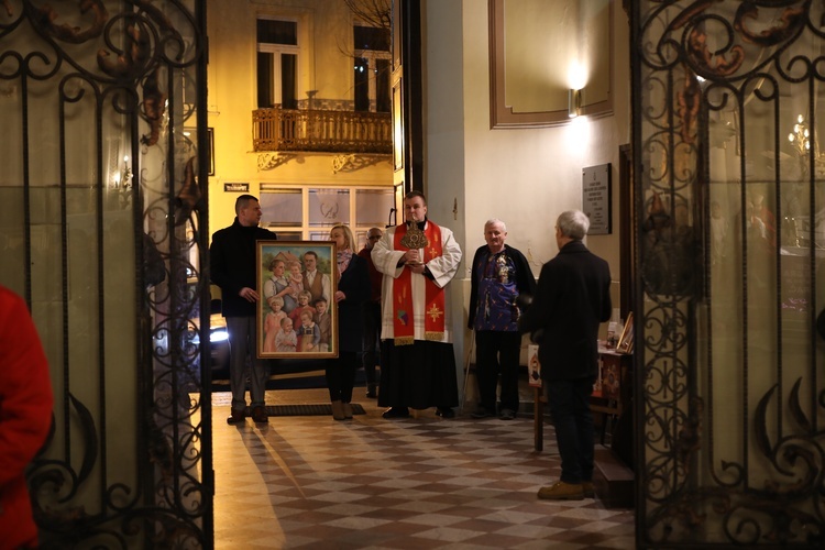 Relikwie błogosławionej rodziny Ulmów w Skierniewicach