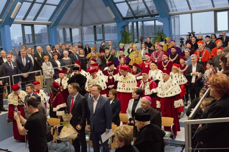 30-lecie Uniwersytetu Opolskiego. Doktorat honoris causa dla prof. F.A. Marka