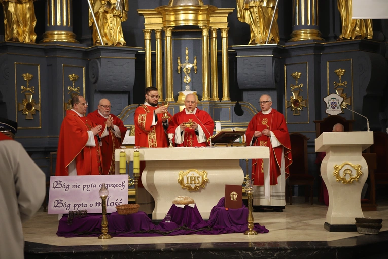 Relikwie błogosławionej rodziny Ulmów w Rawie Mazowieckiej