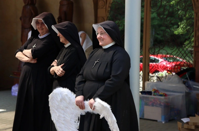 Tutejsze zakonnice od samego początku pracują dla dzieci i młodzieży.