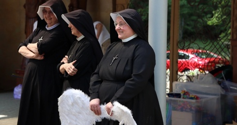 Tutejsze zakonnice od samego początku pracują dla dzieci i młodzieży.