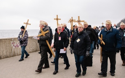 Trasa po piaszczystej plaży nie była łatwa i liczyła kilka kilometrów.