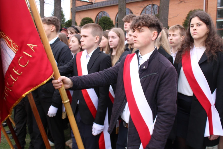 Pomnik góralki - Sprawiedliwej wśród Narodów Świata