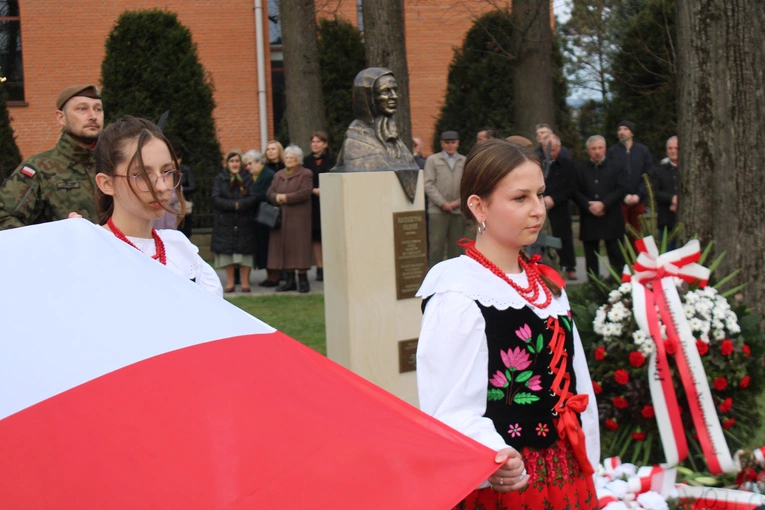 Pomnik góralki - Sprawiedliwej wśród Narodów Świata