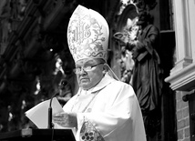 Zmarł abp Marian Gołębiewski 