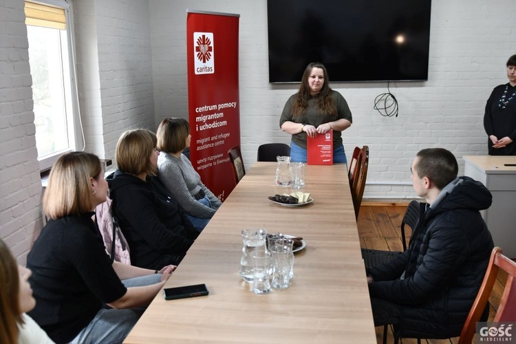 Caritas prowadzi kursy języka polskiego dla uchodźców z Ukrainy