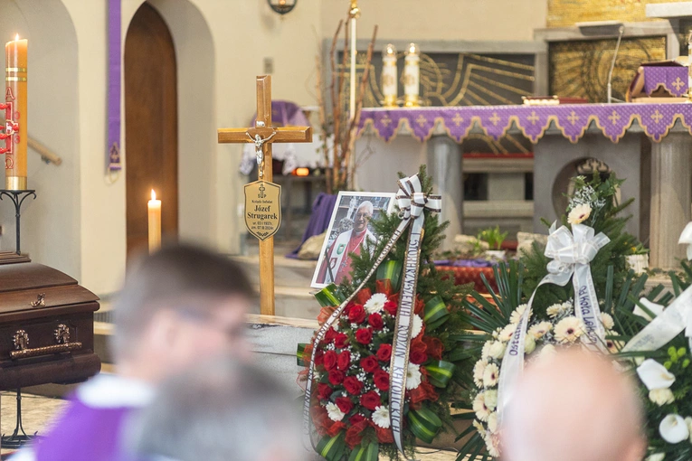 Pogrzeb ks. inf. Józefa Strugarka