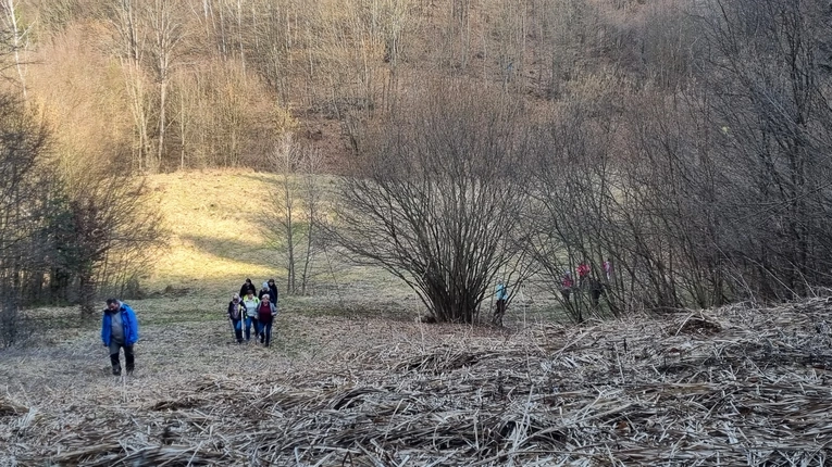 Muszyna. II Parafialna Droga Krzyżowa w terenie