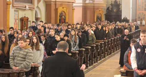 Rekolekcje wielkopostne dla młodych w Legnicy