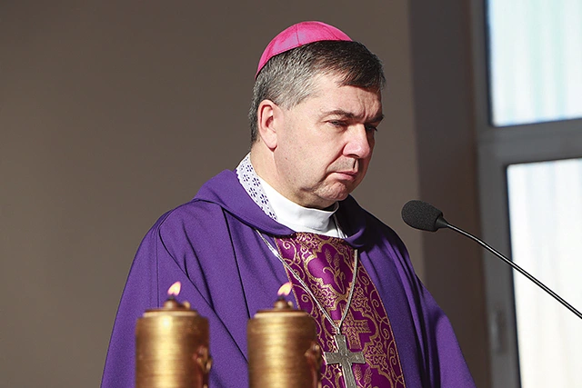 	Jego funkcję przejmie bp Wojciech Osial.