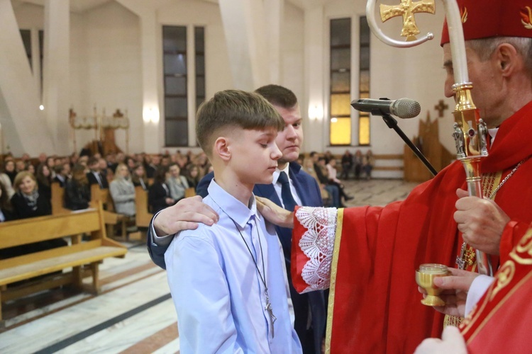 Dębica. Bierzmowanie w Miłosierdziu