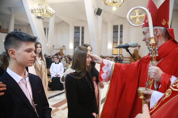 Dębica. Bierzmowanie w Miłosierdziu