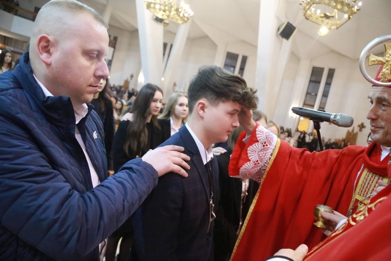 Dębica. Bierzmowanie w Miłosierdziu