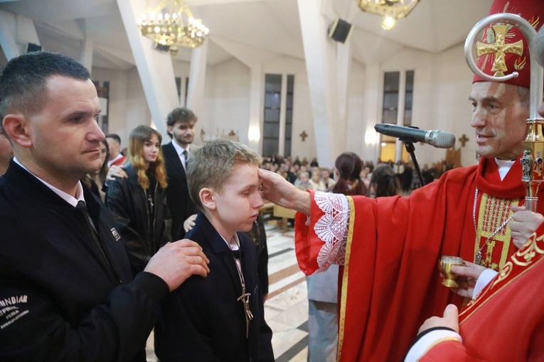 Dębica. Bierzmowanie w Miłosierdziu