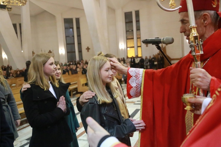 Dębica. Bierzmowanie w Miłosierdziu