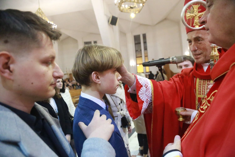 Dębica. Bierzmowanie w Miłosierdziu