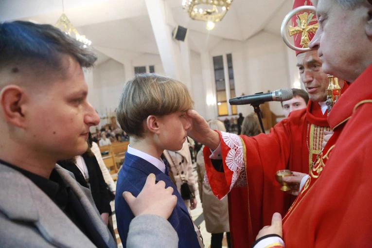 Dębica. Bierzmowanie w Miłosierdziu