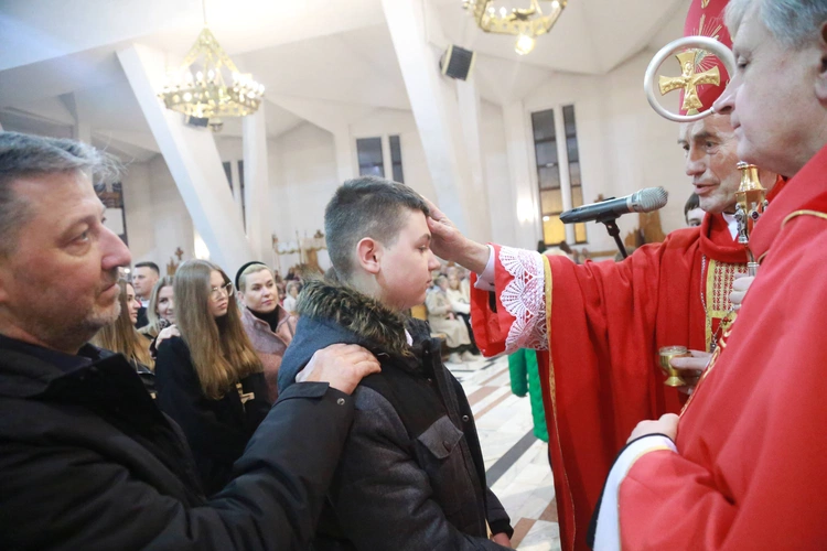 Dębica. Bierzmowanie w Miłosierdziu