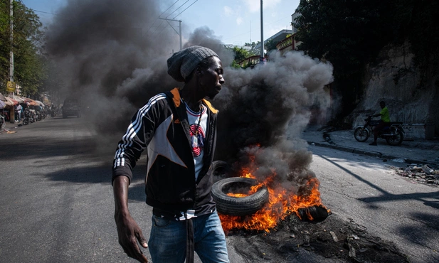 Haiti: pośród rosnącego chaosu, Kościół wciąż stara się nieść pomoc