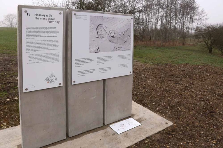 Plenerowa wystawa "KL Plaszow. Miejsce po, miejsce bez".