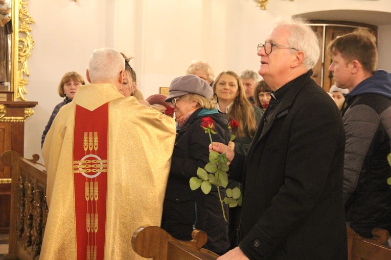 Zakliczyn. Wprowadzenie relikwii św. Rity do kościoła św. Idziego