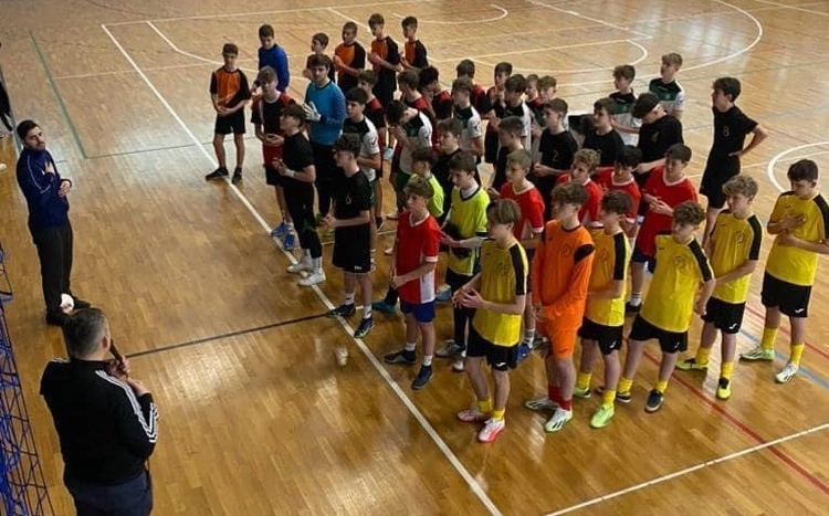 Limanowa. Rejonowe rozgrywki LSO w piłce halowej