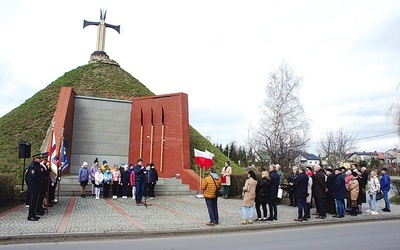 W Mławie główne uroczystości odbywają się przy Kopcu Kościuszki na Wólce. 