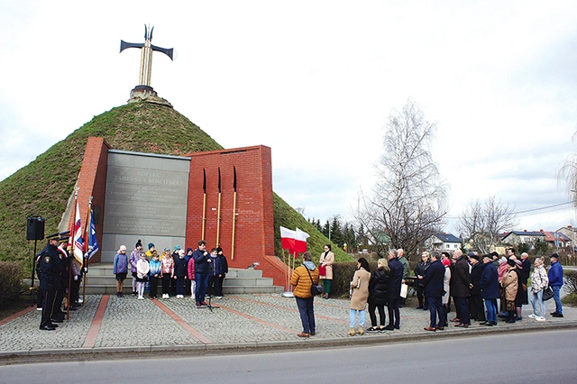 W Mławie główne uroczystości odbywają się przy Kopcu Kościuszki na Wólce. 