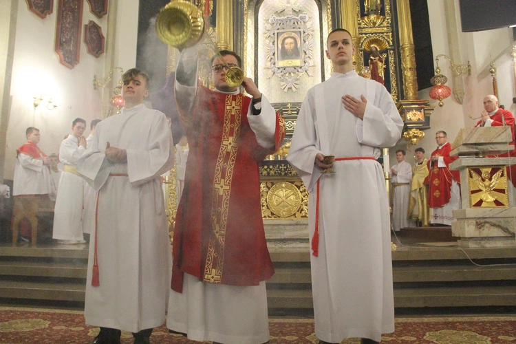 Bierzmowanie w bazylice św. Małgorzaty w Nowym Sączu