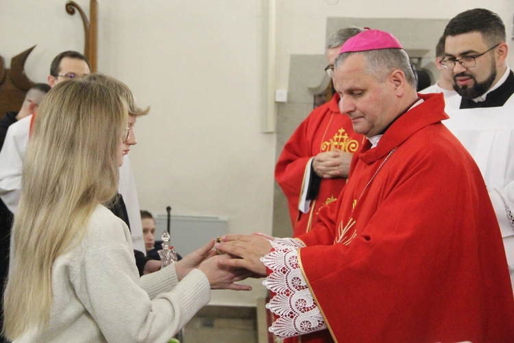 Bierzmowanie w bazylice św. Małgorzaty w Nowym Sączu