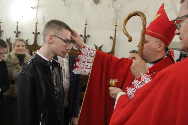 Bierzmowanie w bazylice św. Małgorzaty w Nowym Sączu