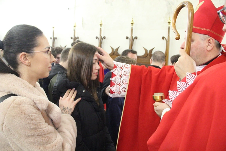 Bierzmowanie w bazylice św. Małgorzaty w Nowym Sączu