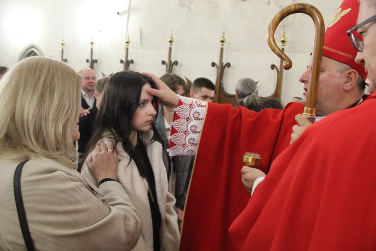 Bierzmowanie w bazylice św. Małgorzaty w Nowym Sączu