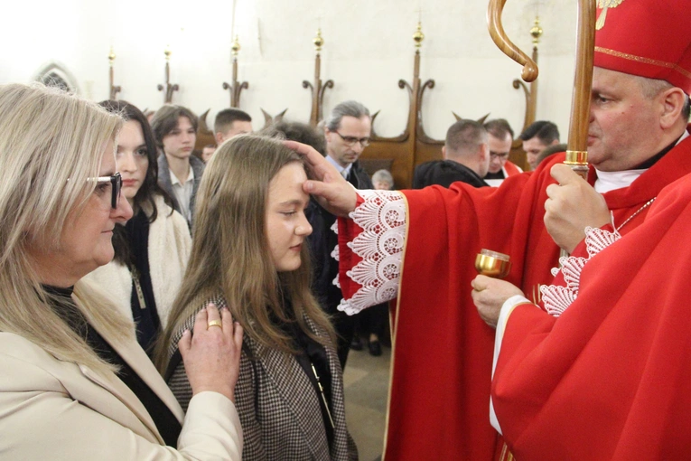 Bierzmowanie w bazylice św. Małgorzaty w Nowym Sączu