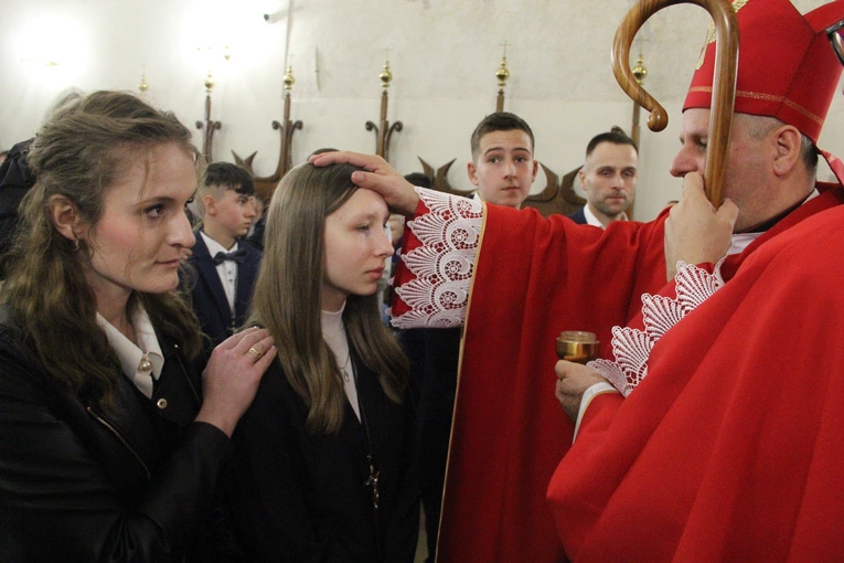Bierzmowanie w bazylice św. Małgorzaty w Nowym Sączu