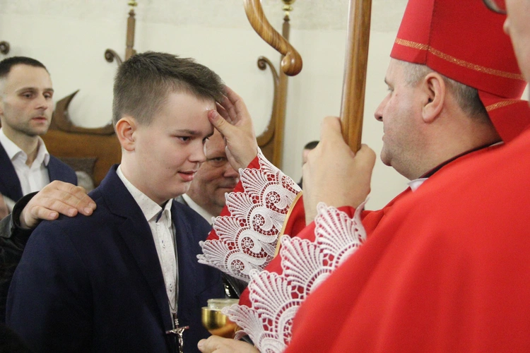 Bierzmowanie w bazylice św. Małgorzaty w Nowym Sączu