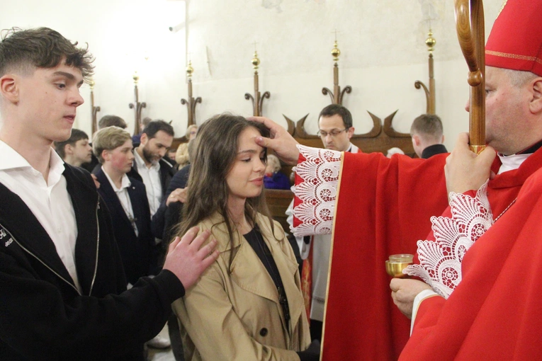 Bierzmowanie w bazylice św. Małgorzaty w Nowym Sączu