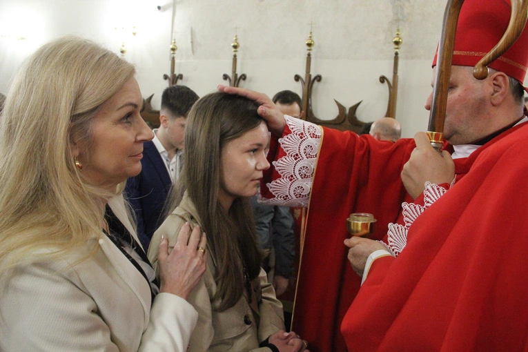 Bierzmowanie w bazylice św. Małgorzaty w Nowym Sączu