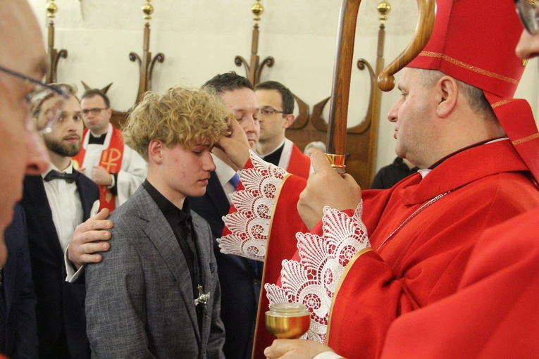 Bierzmowanie w bazylice św. Małgorzaty w Nowym Sączu