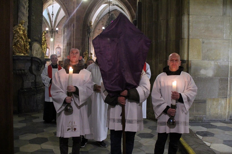 Archidiecezjalna Droga Krzyżowa osób chorych i z niepełnosprawnościami