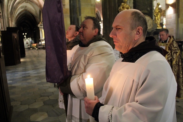 Archidiecezjalna Droga Krzyżowa osób chorych i z niepełnosprawnościami