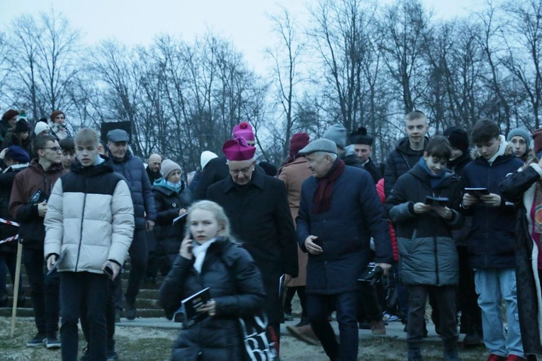 Droga Krzyżowa na Majdanku