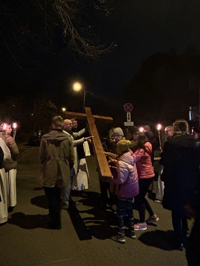 Droga Krzyżowa ulicami osiedla Krzyki we Wrocławiu