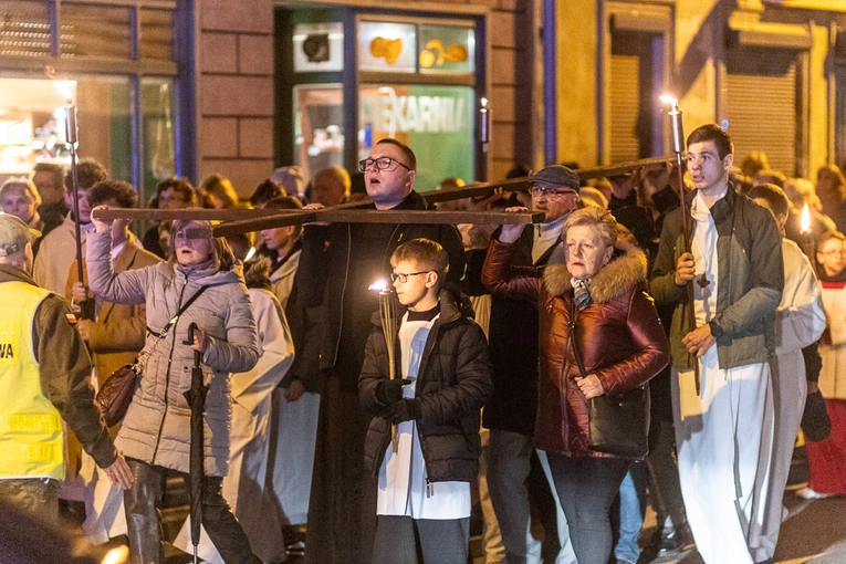 Droga Krzyżowa ulicam Świdnicy