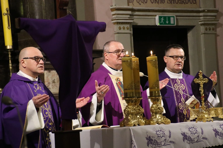 Płock. Droga Krzyżowa na Starym Mieście