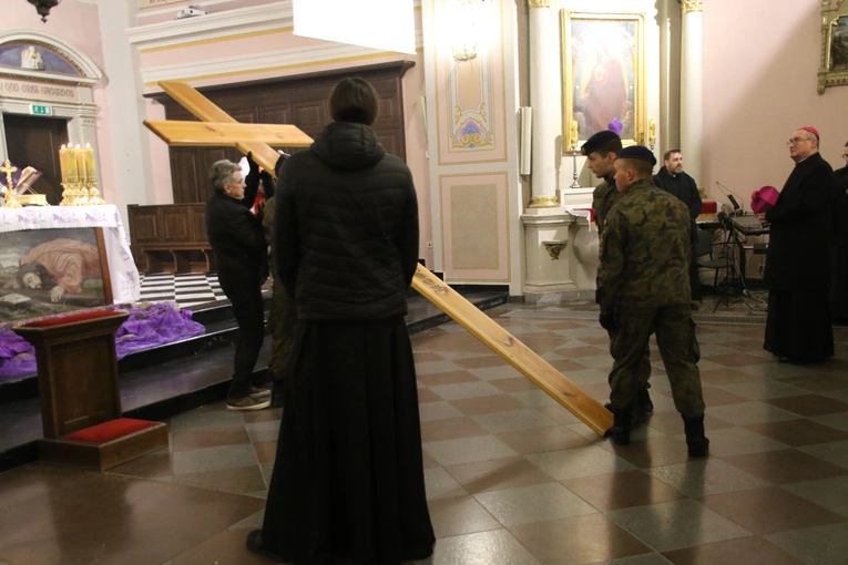 Płock. Droga Krzyżowa na Starym Mieście